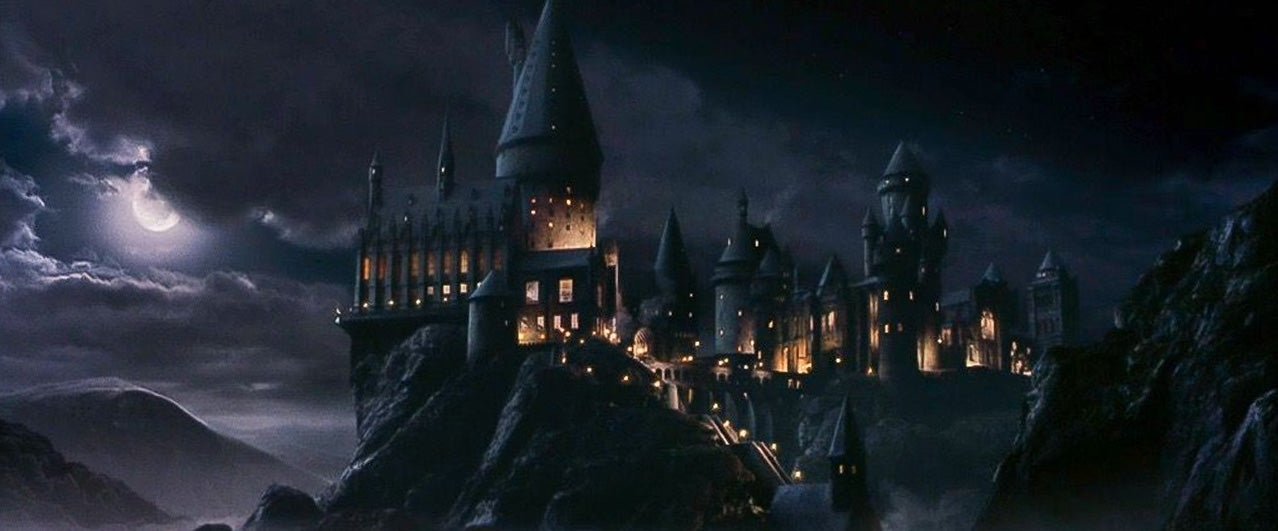 A magia das capas: curiosidades sobre Hogwarts e os Funkos icônicos - Geek Plus