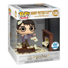 Funko Pop! Deluxe Harry Potter with Hogwarts Letters 136 (com Cartas de Hogwarts) Exclusive - Geek Plus